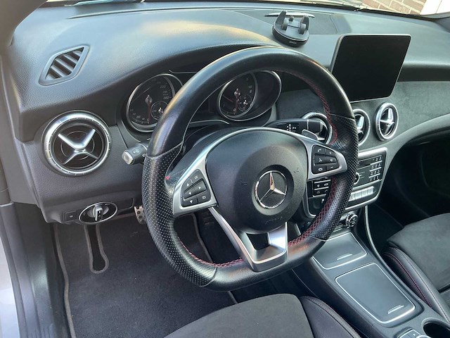 2018 mercedes-benz cla 200d 245g personenauto - afbeelding 18 van  55