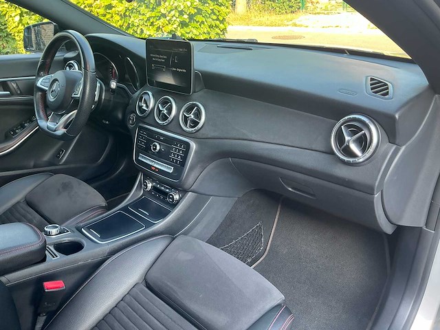2018 mercedes-benz cla 200d 245g personenauto - afbeelding 32 van  55