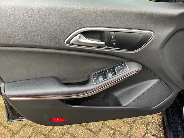 2018 mercedes-benz cla200d break - amg-line - afbeelding 19 van  72