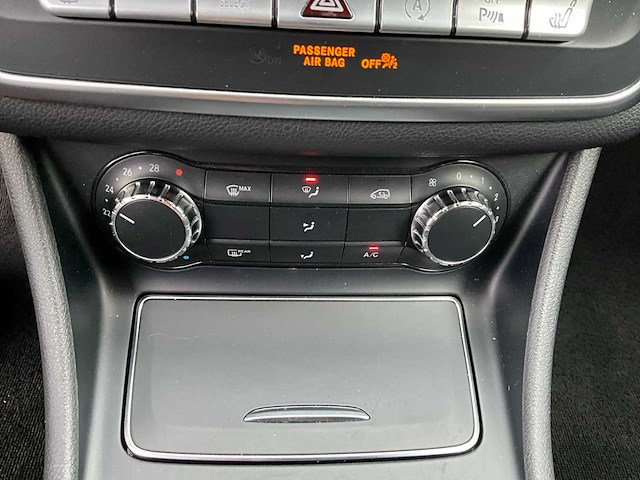 2018 mercedes-benz cla200d break - amg-line - afbeelding 30 van  72