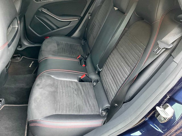 2018 mercedes-benz cla200d break - amg-line - afbeelding 40 van  72