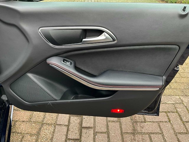 2018 mercedes-benz cla200d break - amg-line - afbeelding 53 van  72