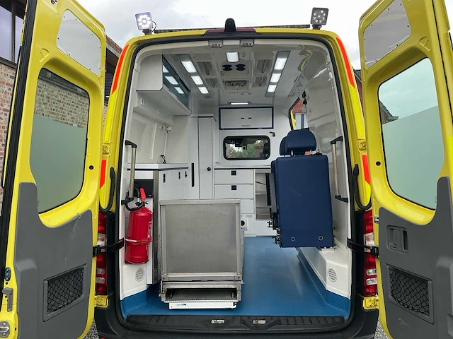 2018 mercedes-benz sprinter ambulance - afbeelding 27 van  36