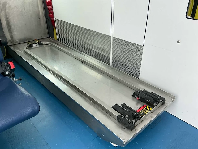 2018 mercedes-benz sprinter ambulance - afbeelding 15 van  36