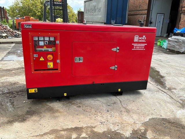 2018 moës diesel yst 400-4 generatorset - afbeelding 18 van  21