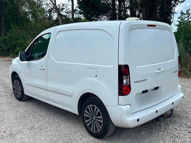 2018 peugeot partner lichte vracht - 3 pers - airco - trekhaak - afbeelding 3 van  36