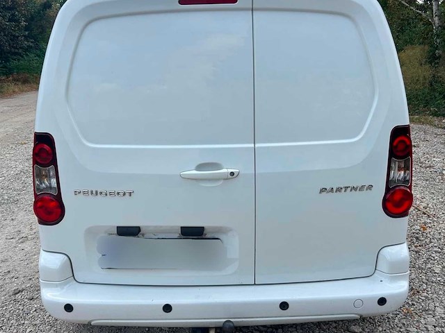2018 peugeot partner lichte vracht - 3 pers - airco - trekhaak - afbeelding 4 van  36