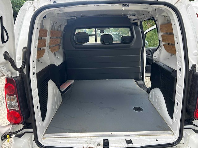 2018 peugeot partner lichte vracht - 3 pers - airco - trekhaak - afbeelding 5 van  32