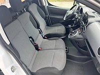 2018 peugeot partner lichte vracht - 3 pers - airco - trekhaak - afbeelding 21 van  32