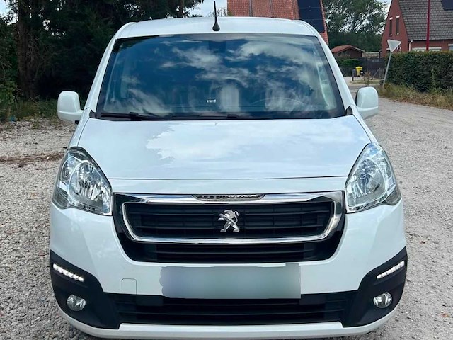 2018 peugeot partner lichte vracht - 3 pers - airco - trekhaak - afbeelding 29 van  32