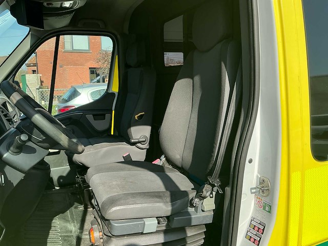 2018 renault master ambulance - afbeelding 3 van  38