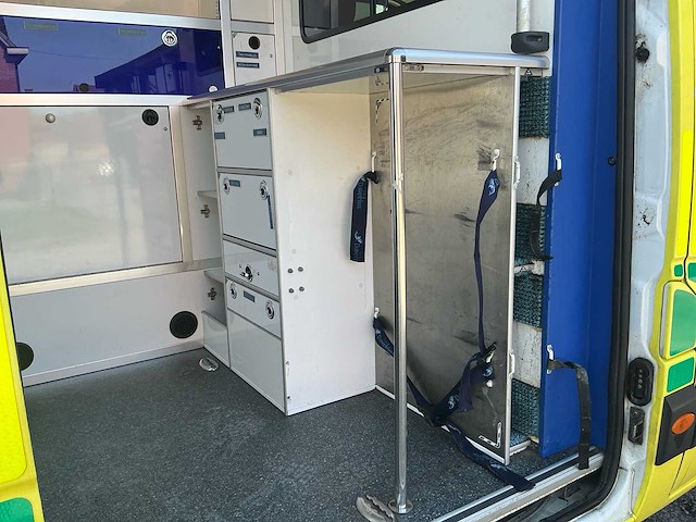 2018 renault master ambulance - afbeelding 9 van  38