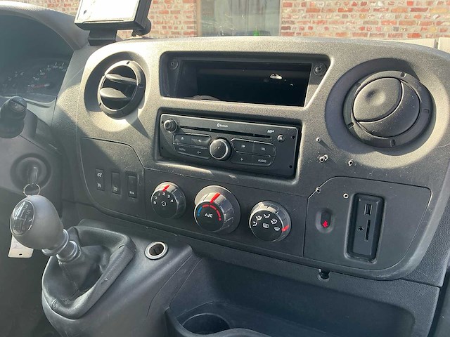 2018 renault master ambulance - afbeelding 2 van  33