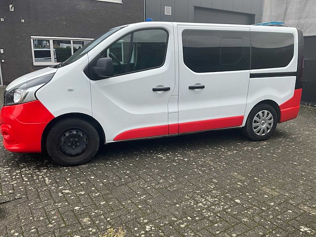 2018 renault trafic 1.6 cdi - ex-ambulance - ingericht - afbeelding 12 van  60