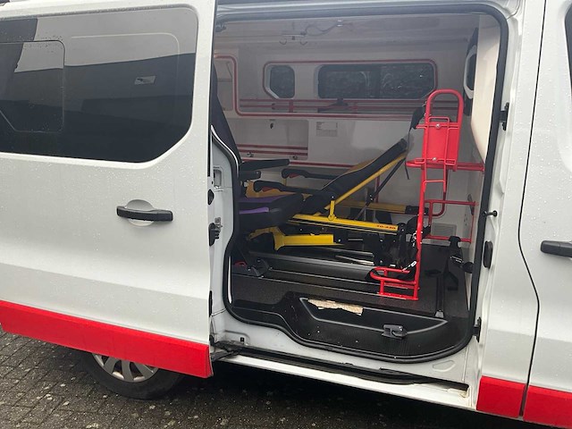 2018 renault trafic 1.6 cdi - ex-ambulance - ingericht - afbeelding 26 van  60