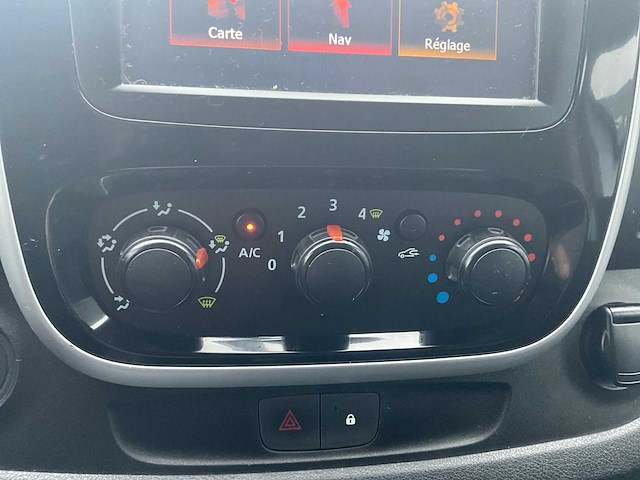 2018 renault trafic 1.6 cdi - ex-ambulance - ingericht - afbeelding 40 van  60