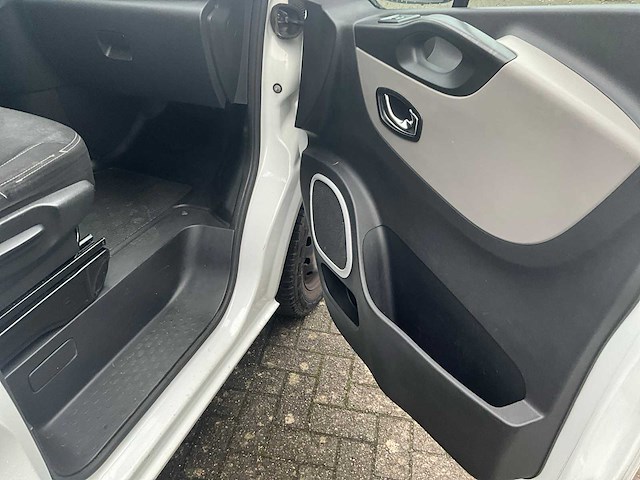 2018 renault trafic 1.6 cdi - ex-ambulance - ingericht - afbeelding 46 van  60