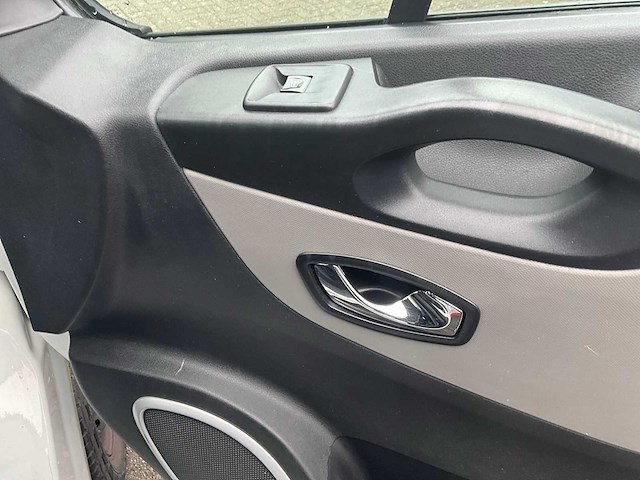 2018 renault trafic 1.6 cdi - ex-ambulance - ingericht - afbeelding 47 van  60