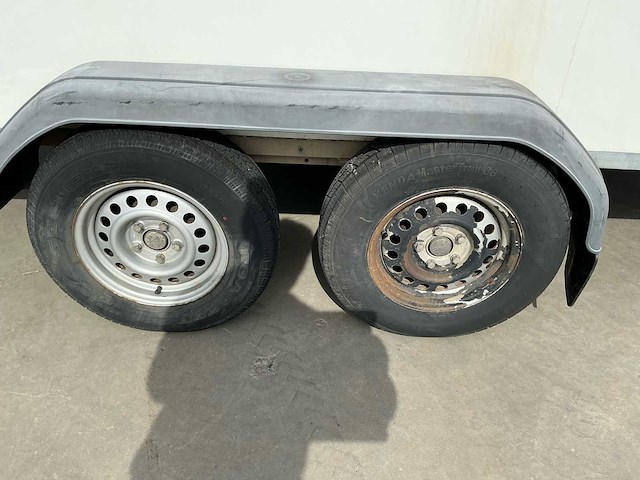 2018 saris c2700 dubbelasser gesloten geremd aanhangwagen - afbeelding 12 van  21