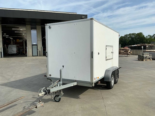 2018 saris c2700 dubbelasser gesloten geremd aanhangwagen - afbeelding 1 van  21