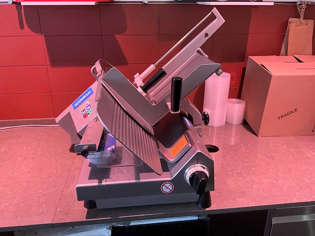 2018 scharfen g330 vleessnijmachine - afbeelding 1 van  3