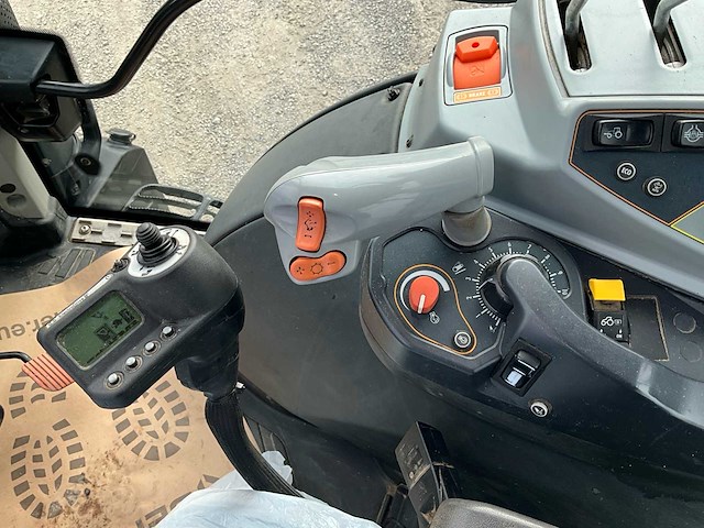 2018 valtra n114 4wd landbouwtractor - afbeelding 5 van  43