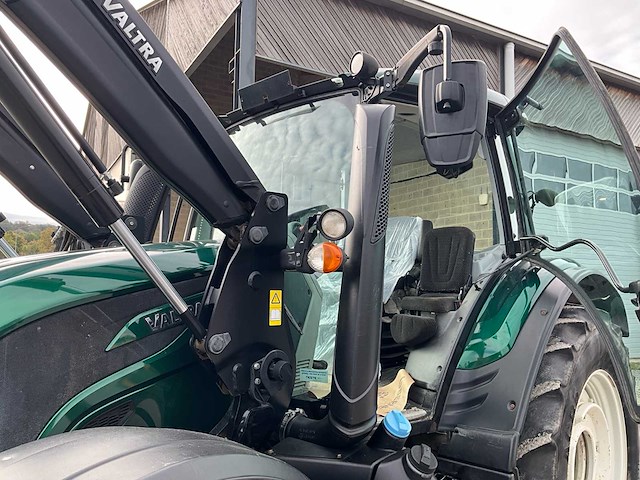 2018 valtra n114 4wd landbouwtractor - afbeelding 11 van  43