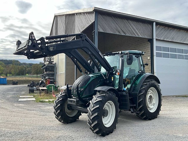 2018 valtra n114 4wd landbouwtractor - afbeelding 1 van  43