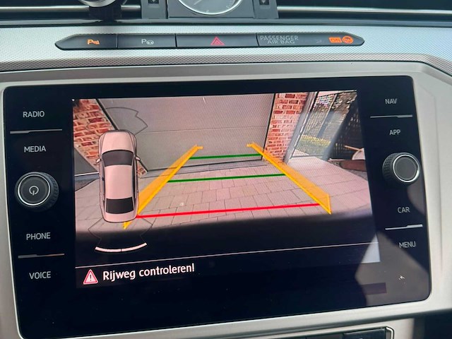 2018 volkswagen passat business berline - automaat - panorama - ergocomfort - afbeelding 24 van  36