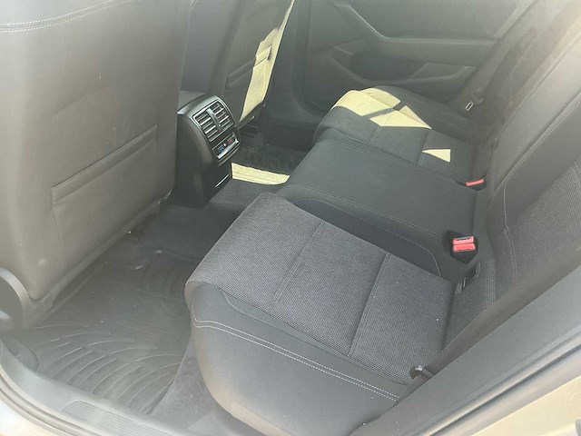 2018 volkswagen passat personenauto - afbeelding 4 van  23