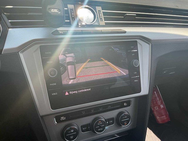 2018 volkswagen passat personenauto - afbeelding 9 van  23