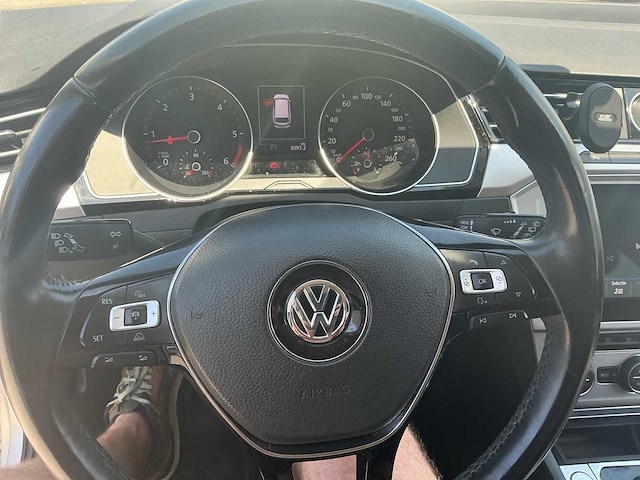 2018 volkswagen passat personenauto - afbeelding 10 van  23