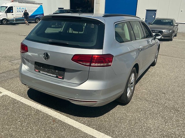 2018 volkswagen passat personenauto - afbeelding 19 van  23