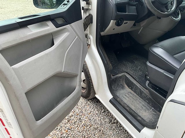 2018 volkswagen t6 transporter 2.0 tdi 150 pk 9 pers - automaat - airco - navigatie... - afbeelding 15 van  52