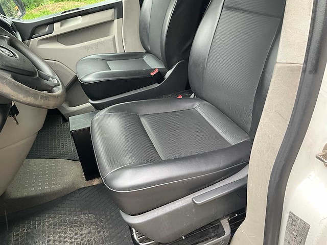 2018 volkswagen t6 transporter 2.0 tdi 150 pk 9 pers - automaat - airco - navigatie... - afbeelding 17 van  52