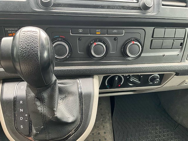 2018 volkswagen t6 transporter 2.0 tdi 150 pk 9 pers - automaat - airco - navigatie... - afbeelding 25 van  52