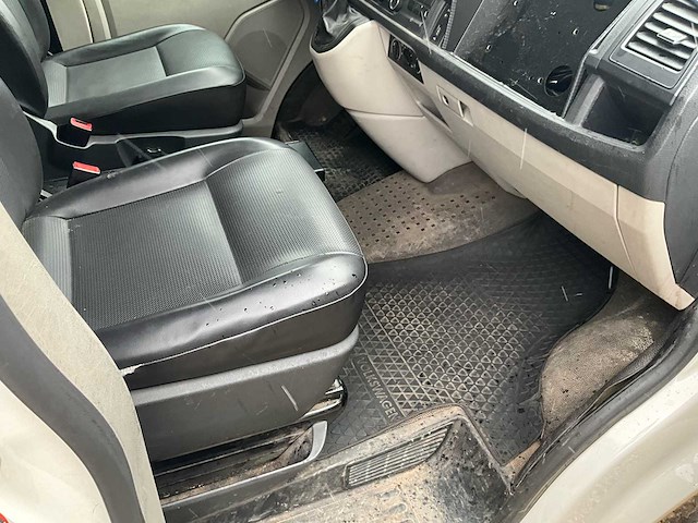 2018 volkswagen t6 transporter 2.0 tdi 150 pk 9 pers - automaat - airco - navigatie... - afbeelding 31 van  52