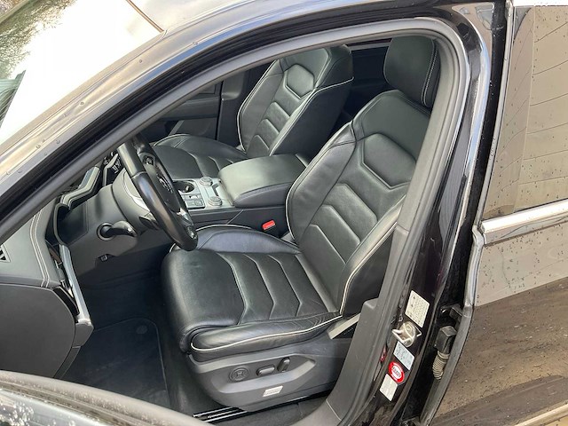 2018 volkswagen touareg 3.0 tdi v6 lichte vracht - afbeelding 17 van  54