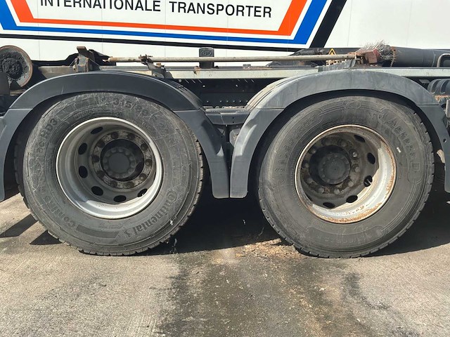 2018 volvo truck container transporter dubbele aanhanger - afbeelding 15 van  71