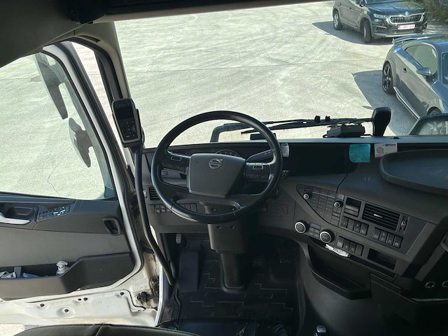 2018 volvo truck container transporter dubbele aanhanger - afbeelding 17 van  71