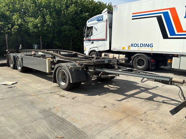 2018 volvo truck container transporter dubbele aanhanger - afbeelding 2 van  62