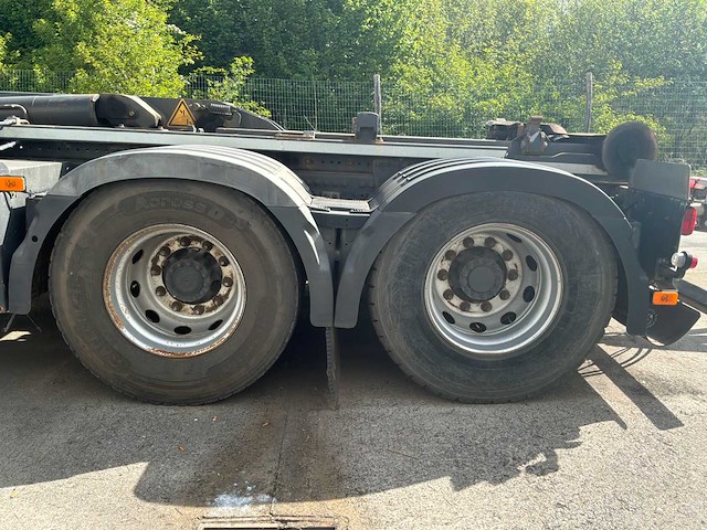 2018 volvo truck container transporter dubbele aanhanger - afbeelding 9 van  62