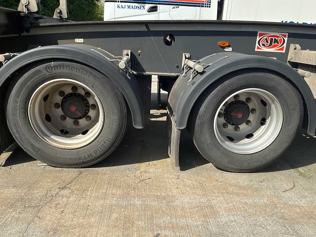 2018 volvo truck container transporter dubbele aanhanger - afbeelding 13 van  62