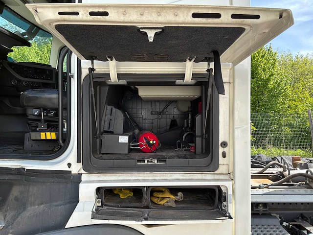 2018 volvo truck container transporter dubbele aanhanger - afbeelding 42 van  62