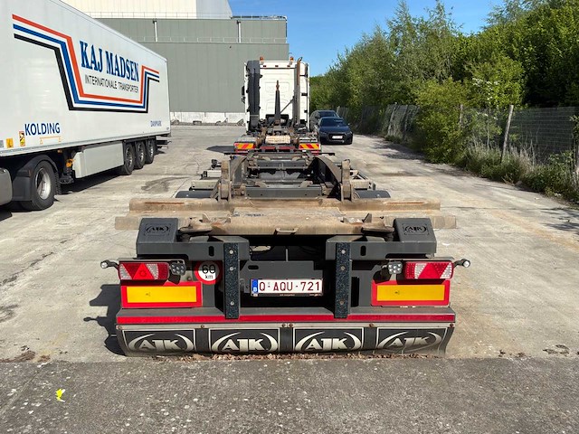 2018 volvo truck container transporter dubbele aanhanger - afbeelding 58 van  62