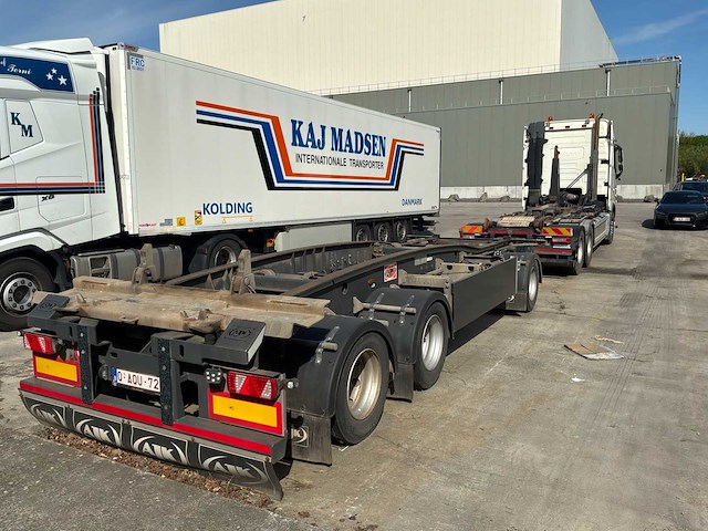 2018 volvo truck container transporter dubbele aanhanger - afbeelding 61 van  62