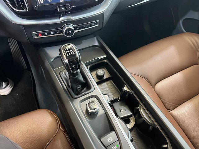 2018 volvo xc60 - personenauto - afbeelding 8 van  18