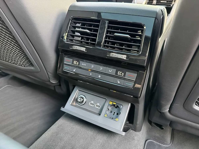 2019 - volkswagen touareg - 3.0 tsi r-line 4motion - suv - afbeelding 11 van  28