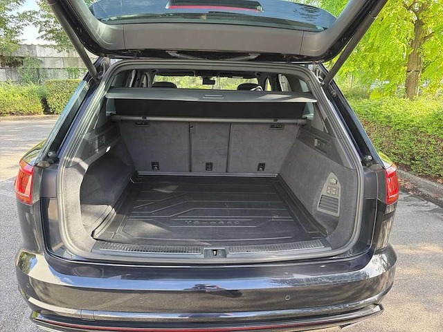 2019 - volkswagen touareg - 3.0 tsi r-line 4motion - suv - afbeelding 27 van  28