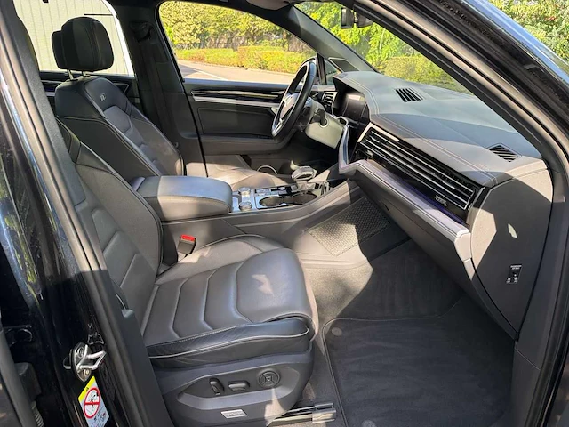 2019 - volkswagen touareg - 3.0 tsi r-line 4motion - suv - afbeelding 15 van  28
